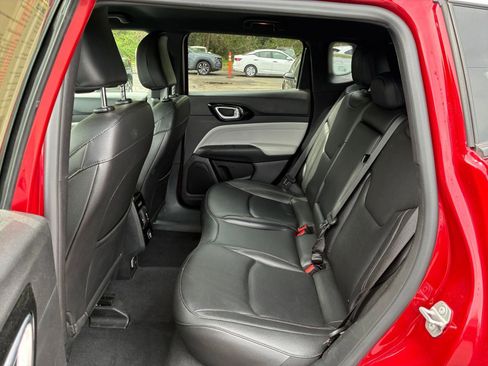 Used 2025 Jeep Compass Limited AWD/4WD image 27