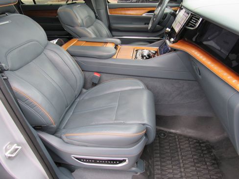 Used 2022 Jeep Grand Wagoneer Series II image 31