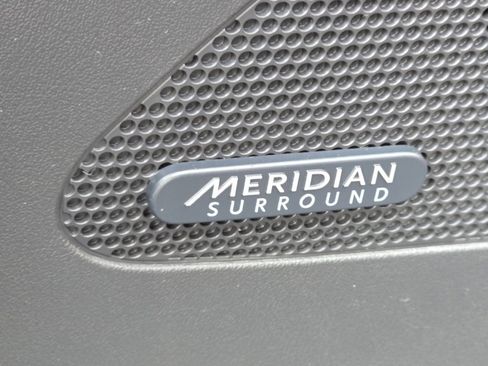 Used 2020 Jaguar F-PACE SVR image 21