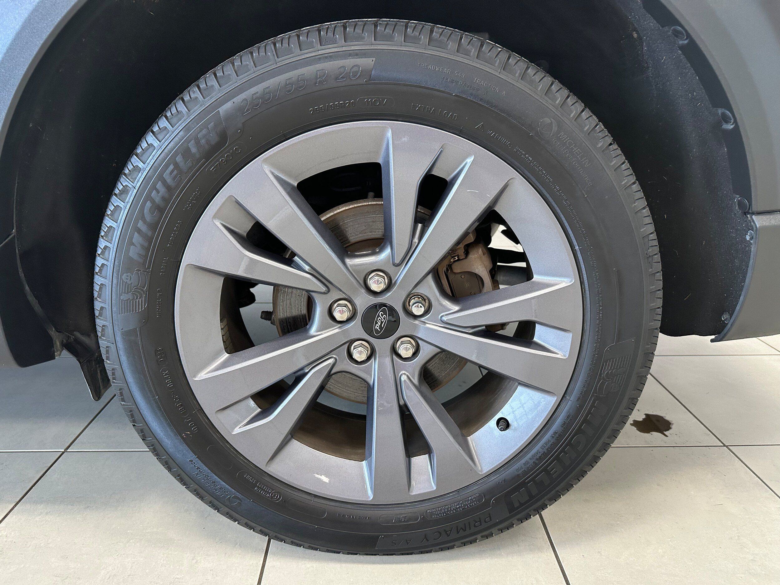 Used 2023 Ford Explorer XLT w/ Equipment Group 202A AWD/4WD image 8