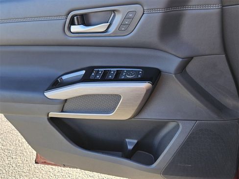 New 2025 Nissan Pathfinder Platinum image 28