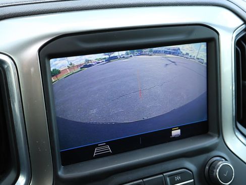 Used 2021 Chevrolet Silverado 1500 LT image 4