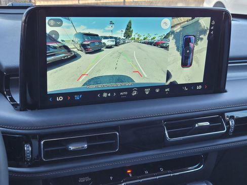 New 2025 Lincoln Aviator AWD w/ Equipment Group 101A image 9