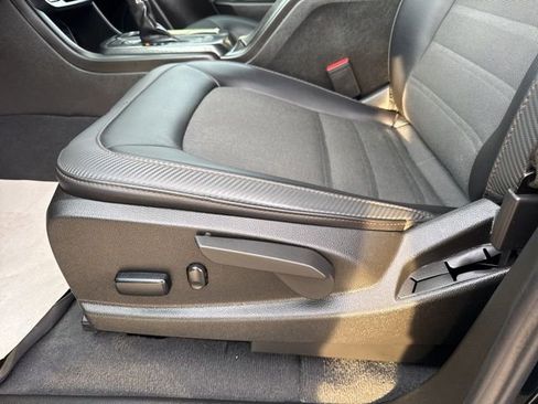 Used 2022 GMC Canyon AT4 image 11