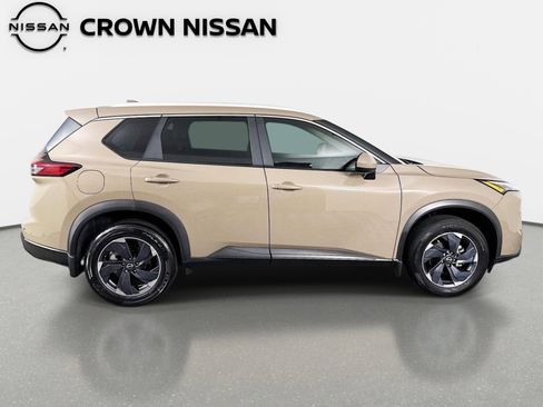 Certified 2025 Nissan Rogue SV w/ SV Premium Package FWD image 4