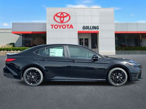 New 2026 Toyota Camry SE FWD image 2