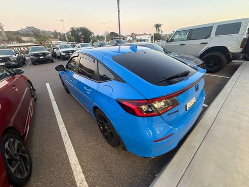 Used 2023 Honda Civic Sport Touring image 9