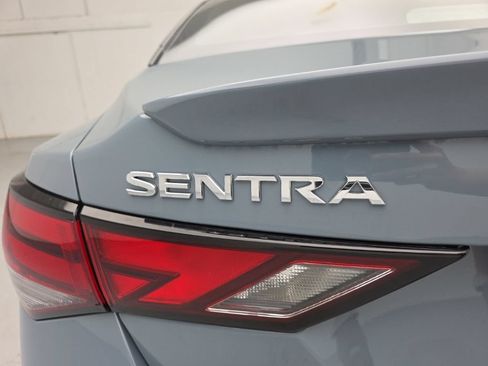 Used 2025 Nissan Sentra SR FWD image 45