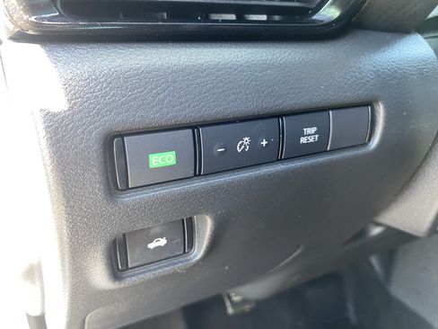 Used 2020 Nissan Sentra SR w/ Electronics Package FWD image 19