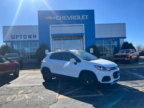 Certified 2022 Chevrolet Trax LT w/ LT Convenience Package image 1
