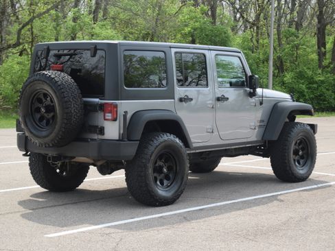 Used 2015 Jeep Wrangler Unlimited Sport w/ Quick Order Package 24S AWD/4WD image 23
