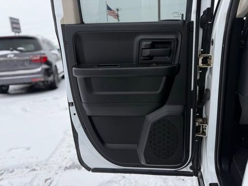 Used 2016 RAM 1500 ST w/ SXT Appearance Group image 14