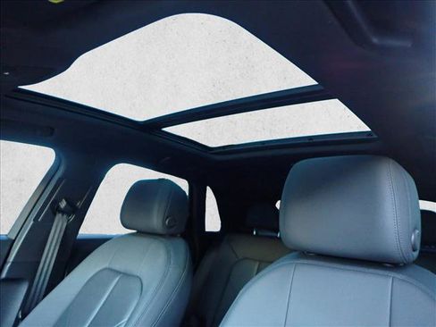 Used 2021 Audi Q3 2.0T Premium w/ Convenience Package image 13