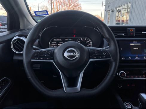 Used 2024 Nissan Versa SR image 20