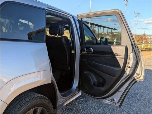 Used 2018 Jeep Grand Cherokee High Altitude image 12