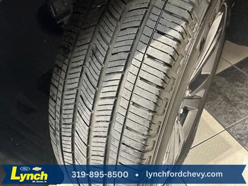 Used 2024 Ford Explorer XLT w/ Equipment Group 202A AWD/4WD image 33