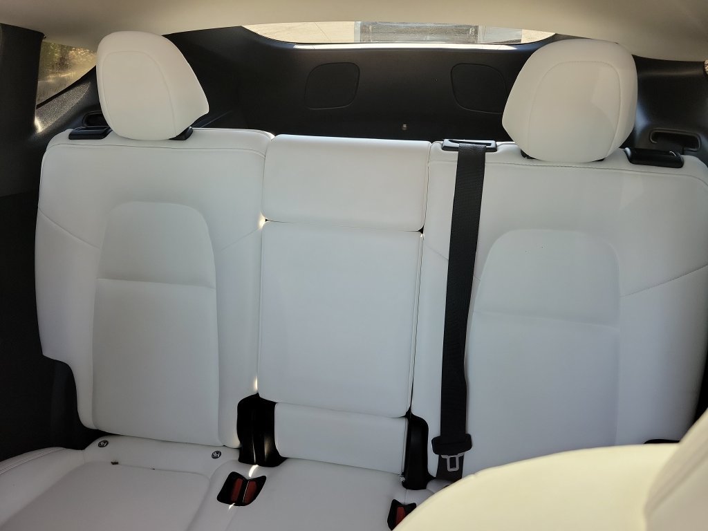 Used 2024 Tesla Model Y 2WD image 17