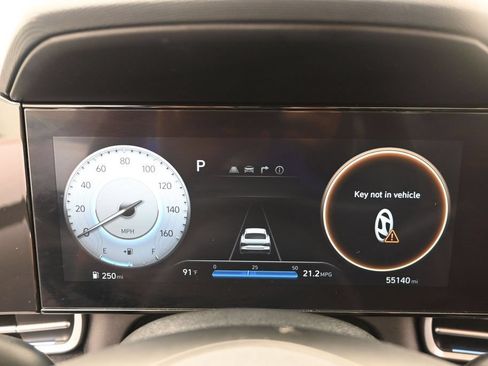 Used 2025 Hyundai Elantra Limited FWD image 14