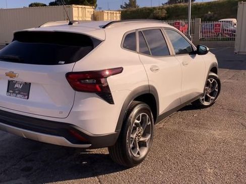 New 2026 Chevrolet Trax LT FWD image 4