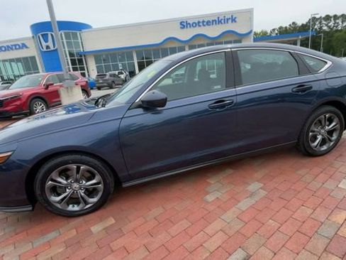 Certified 2023 Honda Accord EX image 6