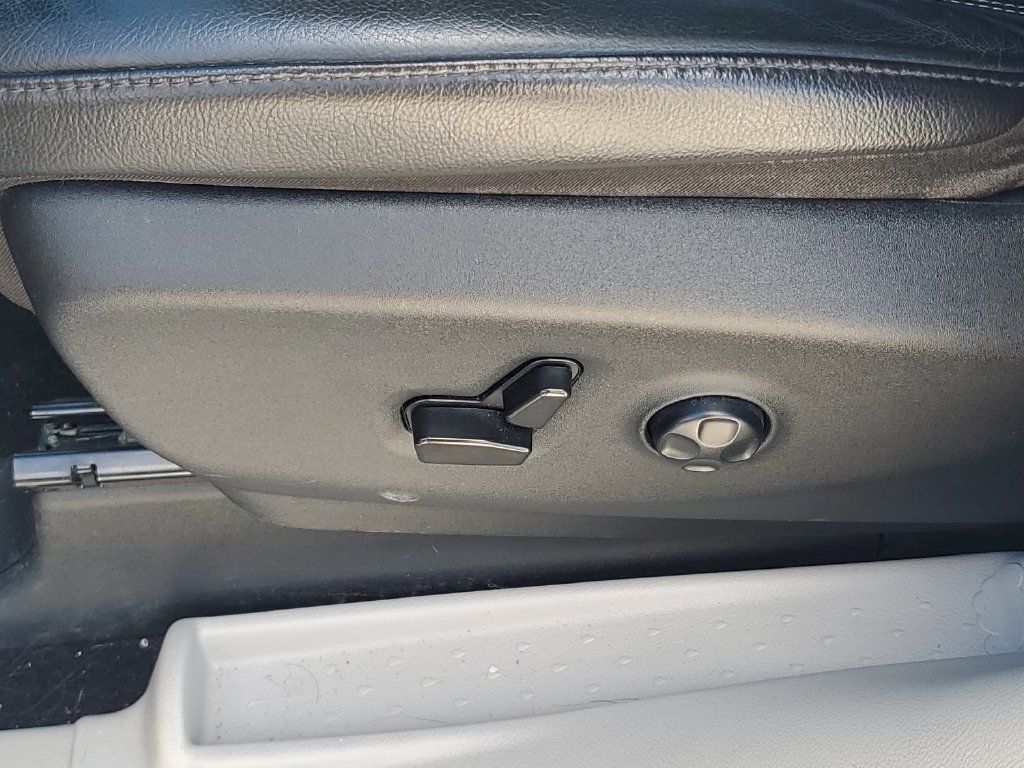 Used 2022 Chrysler Pacifica Touring-L FWD image 16