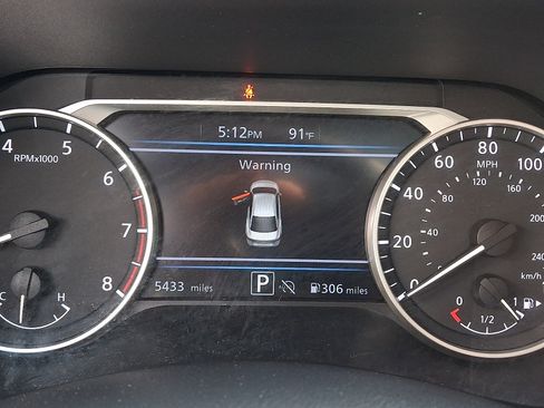 Certified 2025 Nissan Sentra SR w/ SR Premium Package FWD image 22