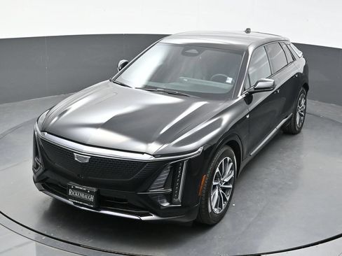Certified 2024 Cadillac Lyriq Sport w/ LPO, Floor Liner Package AWD/4WD image 33