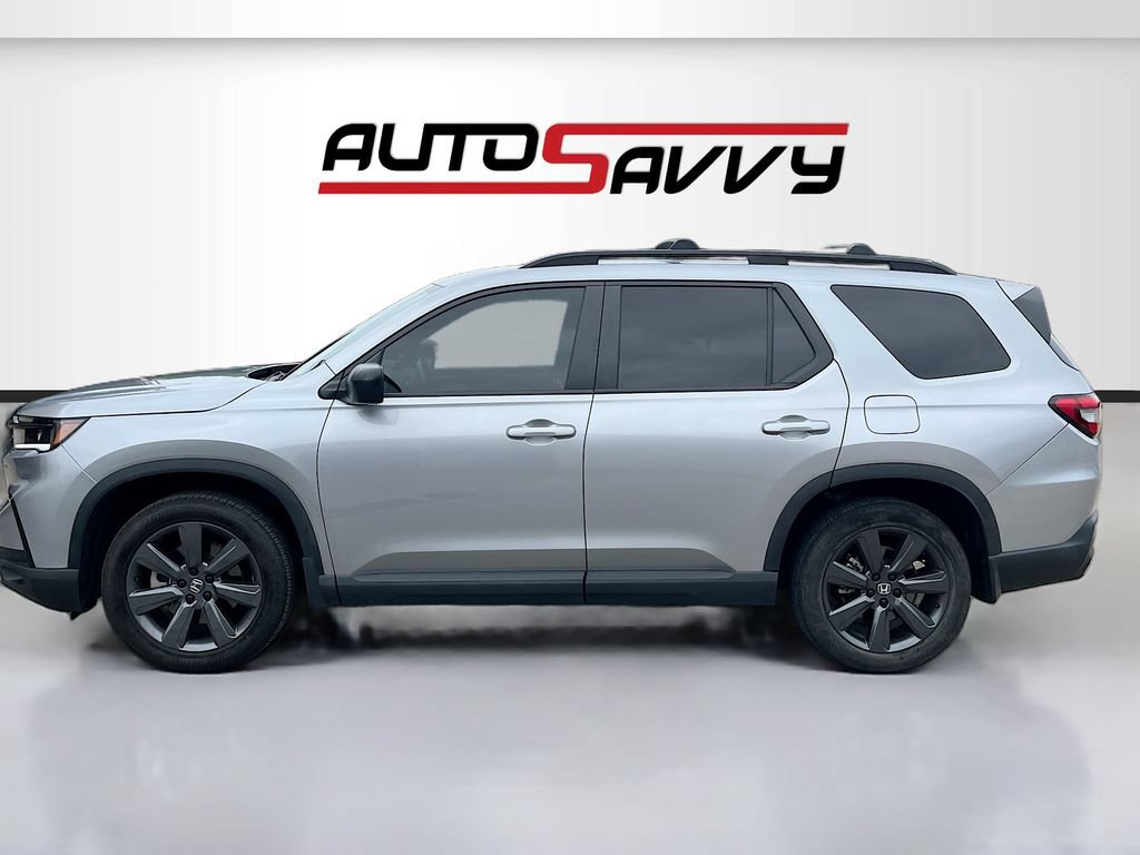 Used 2025 Honda Pilot Sport image 4