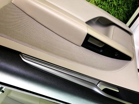 Used 2019 Ford Fusion SE image 17