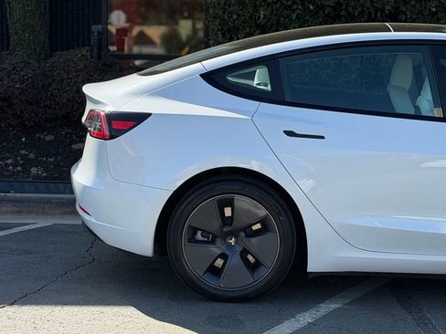 Used 2023 Tesla Model 3 Standard Range image 22