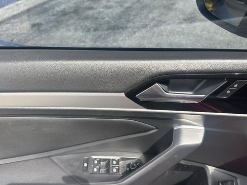 Used 2019 Volkswagen Jetta R-Line FWD image 11