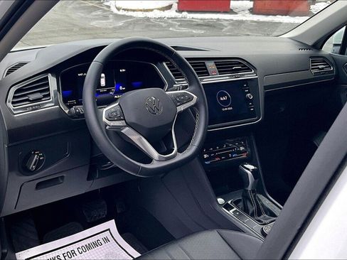 Used 2022 Volkswagen Tiguan SE image 10