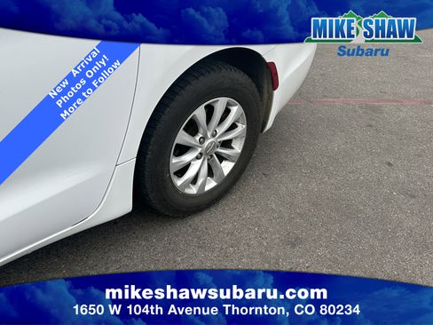 Used 2019 Chrysler Pacifica Touring Plus image 28