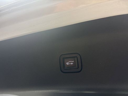 Used 2022 Buick Enclave Essence w/ Experience Buick Package image 6