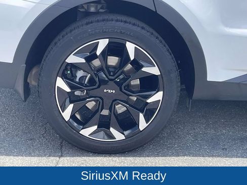 Used 2025 Kia Sorento EX w/ Panoramic Sunroof Package FWD image 13
