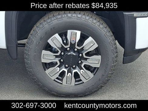 New 2026 GMC Sierra 3500 Denali w/ Denali Reserve Package AWD/4WD image 9