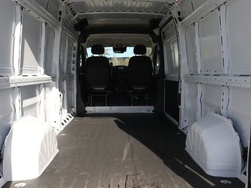 Used 2024 RAM ProMaster 2500 image 17