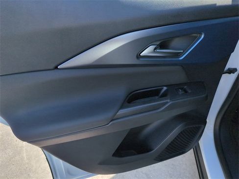 New 2026 Chevrolet Equinox EV LT image 9