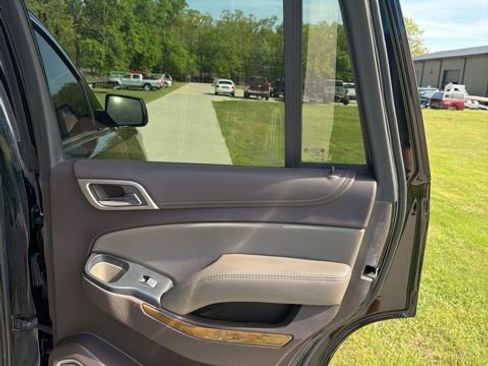 Used 2017 GMC Yukon Denali w/ Open Road Package AWD/4WD image 12
