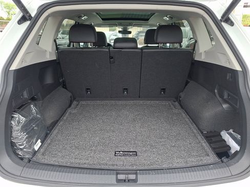 Certified 2024 Volkswagen Tiguan Wolfsburg Edition image 31
