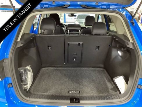 Used 2025 Volkswagen Taos SE AWD/4WD image 14