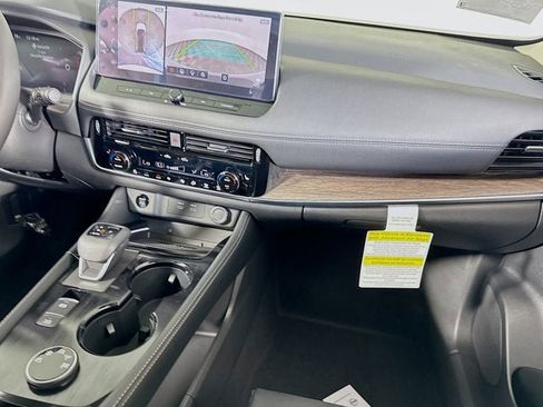 New 2026 Nissan Rogue Platinum w/ Platinum Premium Package image 24