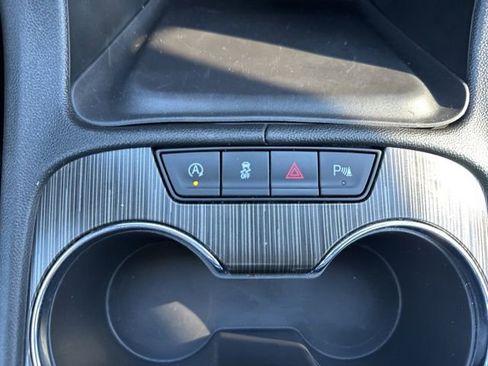 Used 2023 GMC Acadia SLT image 34