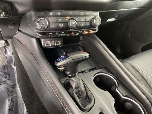 Used 2025 Dodge Durango GT AWD/4WD image 31