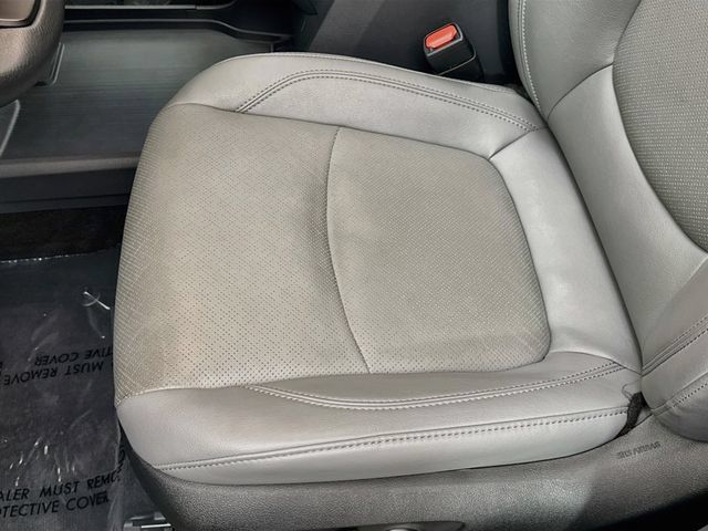 Used 2024 Toyota Sienna Limited AWD/4WD image 20