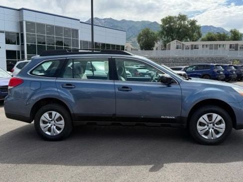 Used 2013 Subaru Outback 2.5i AWD/4WD image 2