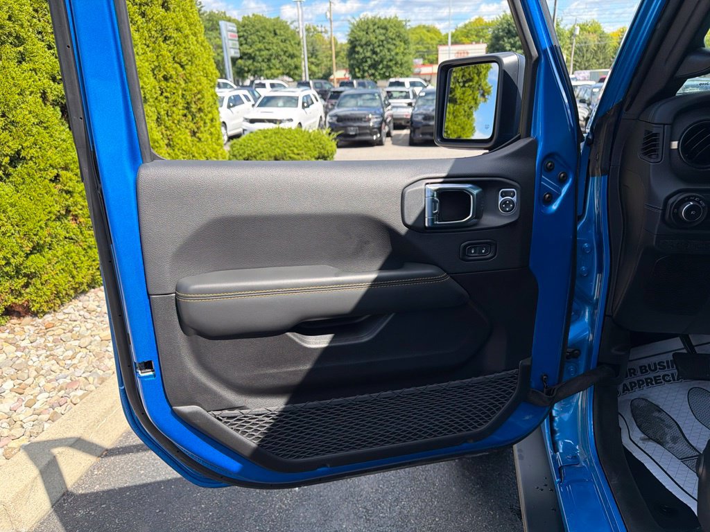 Used 2025 Jeep Wrangler Unlimited Rubicon 392 AWD/4WD image 17