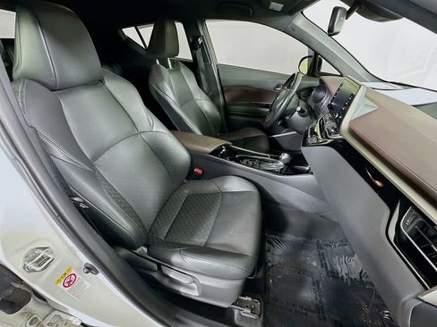 Used 2019 Toyota C-HR Limited image 35
