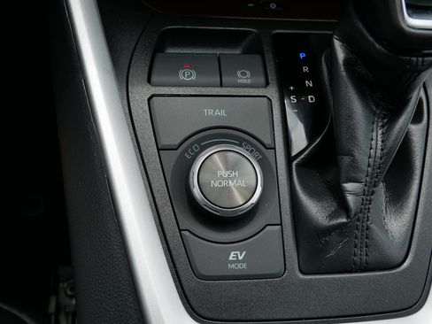 Used 2023 Toyota RAV4 Limited AWD/4WD image 30