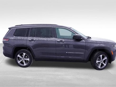 New 2026 Jeep Grand Cherokee L Limited w/ Trailer Tow Package AWD/4WD image 2